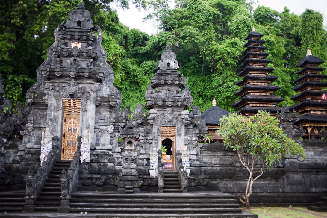 Templo de Goa Lawah